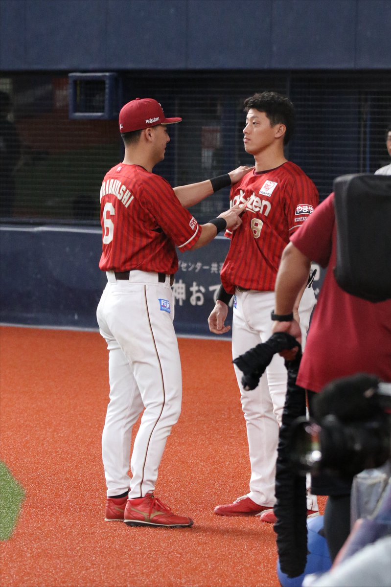 __km__7__'s tweet photo. するのはいいけどされるのは断固拒否マン
2026.08.07 京セラドーム大阪
#RakutenEagles #村林一輝 選手 #辰己涼介 選手 https://t.co/iQ4bQFXDkV