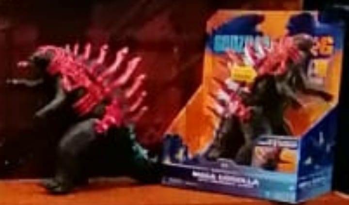 KongShots's tweet photo. In Kong Unmade the Lost History of Skull Island Revisited, it tells of what Mega Godzilla really was.

Originally the way MechaGodzilla was to get energy was Apex attaching this “armor” to Godzilla. It would siphon his energy till he was nerfed to Kong’s level to evenly fight him https://t.co/Pn9I3JU2is