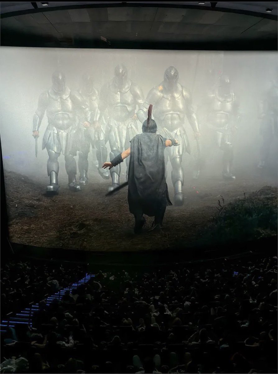 jk_sats's tweet photo. ★<오디세이> 일반관 VS 용아맥 비교

2.39:1 vs 1.43:1 비율

우측은 심지어 IMAX 70mm라서 해상도 
뎁스차이도 엄청남 https://t.co/oJo68uNWlN