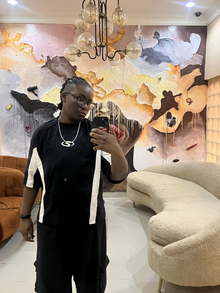 Caspietheghoul's tweet photo. Every once in a while I go back home to cosplay a rich playboy #nigerianstud https://t.co/sXYbzC3kSk