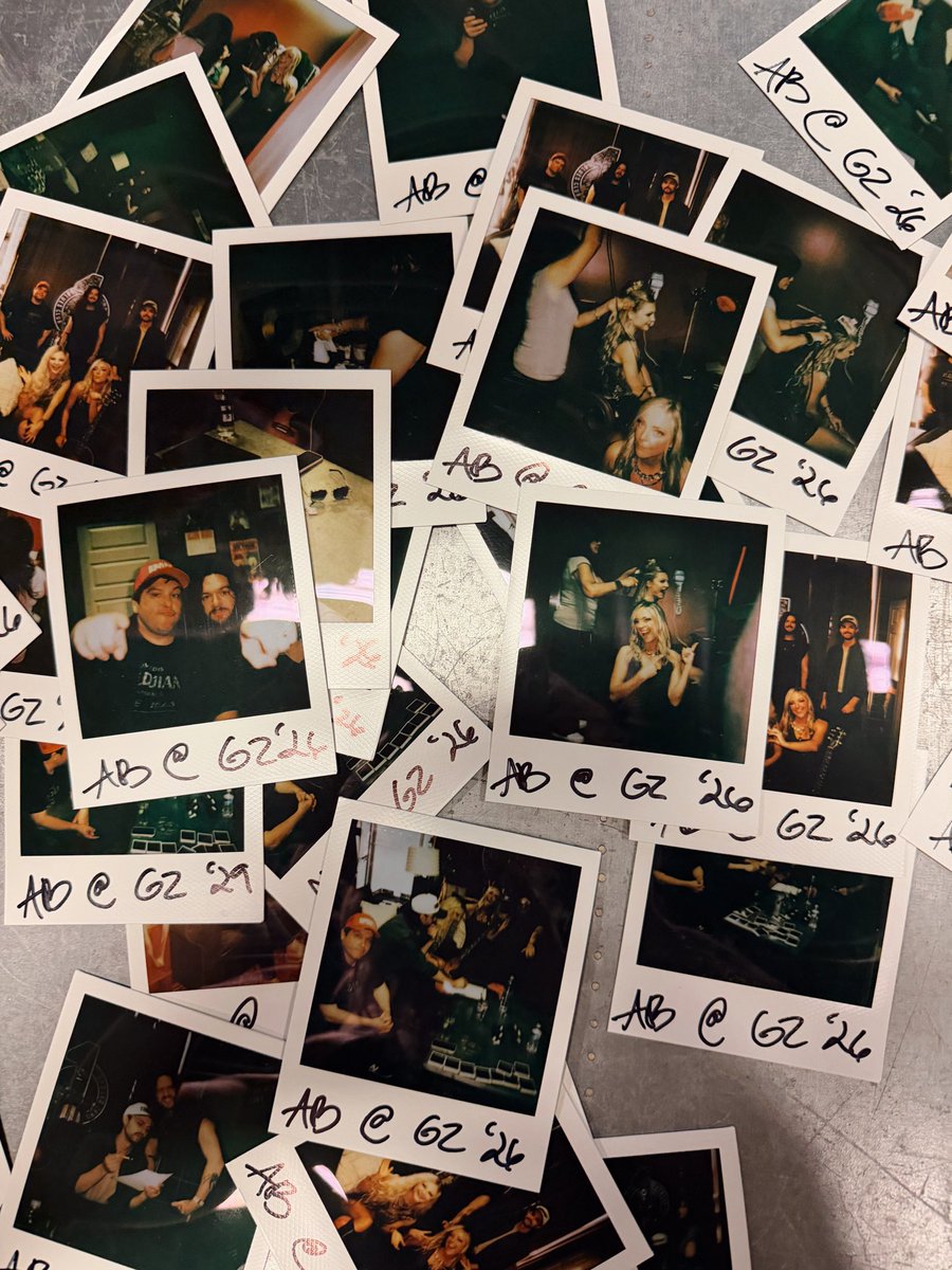 americanblnde's tweet photo. Core memories made in July π₯Ήβ€οΈβπ₯πΆ
#bandfam #monthrecap #independentband #livemusic #newmusic https://t.co/cCjLVQnhJc