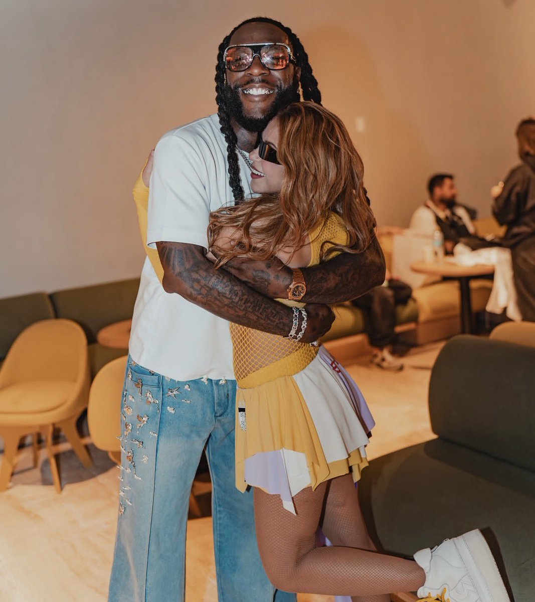1BENNY7G's tweet photo. SHAKIRA AND BURNA BOY’S “DAI DAI” IS NOW CERTIFIED PLATINUM IN PORTUGAL FOR OVER 100,000 UNITS SOLD IN THE REGION! 🇵🇹🥳 https://t.co/Ge7D4theX9
