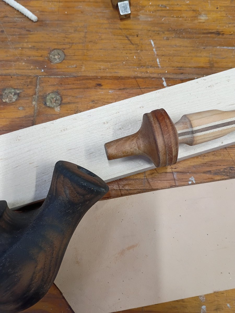 OakrootForge's tweet photo. Cool thing about this design is, I can just make a new bowl and fit it right onto the same taper. No need to redo the stem, at least. https://t.co/m7VUx3kS5Y