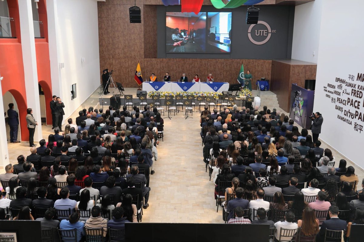 Caces_Ec's tweet photo. Ximena Córdova, presidenta del #CACES, junto a los consejeros Diego Pérez y Aurelio Valarezo, participaron en la Sesión Solemne por los 55 años de la Universidad UTE.
Felicitamos a su comunidad por su trayectoria y aporte a la educación superior del país. https://t.co/JPxZhQKIQG