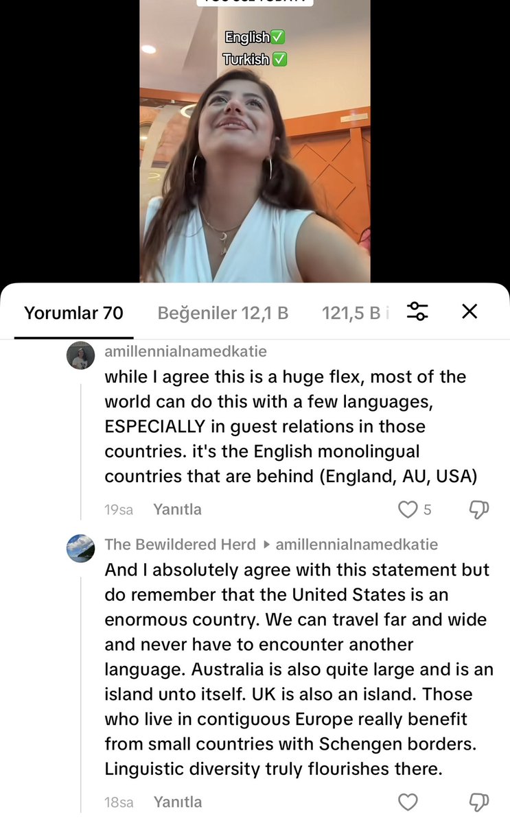 reinapell's tweet photo. Amerika’da küçük bir biz niye hiçbir dil bilmiyoruz da Avrupa’da herkes farklı dillere hakim tartışması açmış olabilirim 🤷‍♀️ https://t.co/zvQQJj99FI
