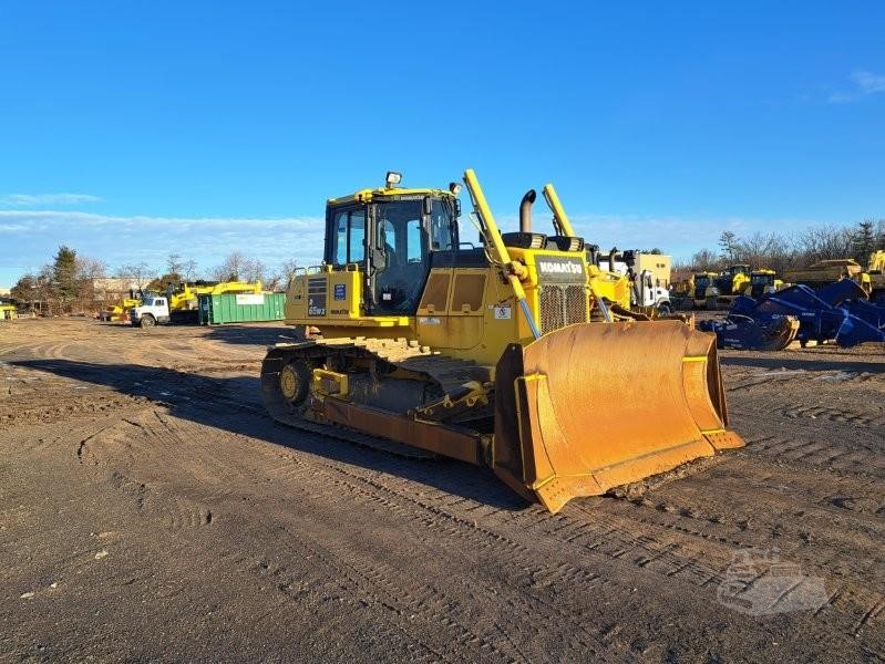 machinerytrader's tweet photo. 🚧Built to push. Ready to work. 💪

This 2019 KOMATSU D65WX-18 Crawler Dozer has 4,850 hours and is ready for its next jobsite. 🏗️

👀Take a closer look here! ➡️ https://t.co/3Vq0Rt1z5v

#MachineryTrader #Komatsu #CrawlerDozer #HeavyEquipment https://t.co/JYnj98UQkp