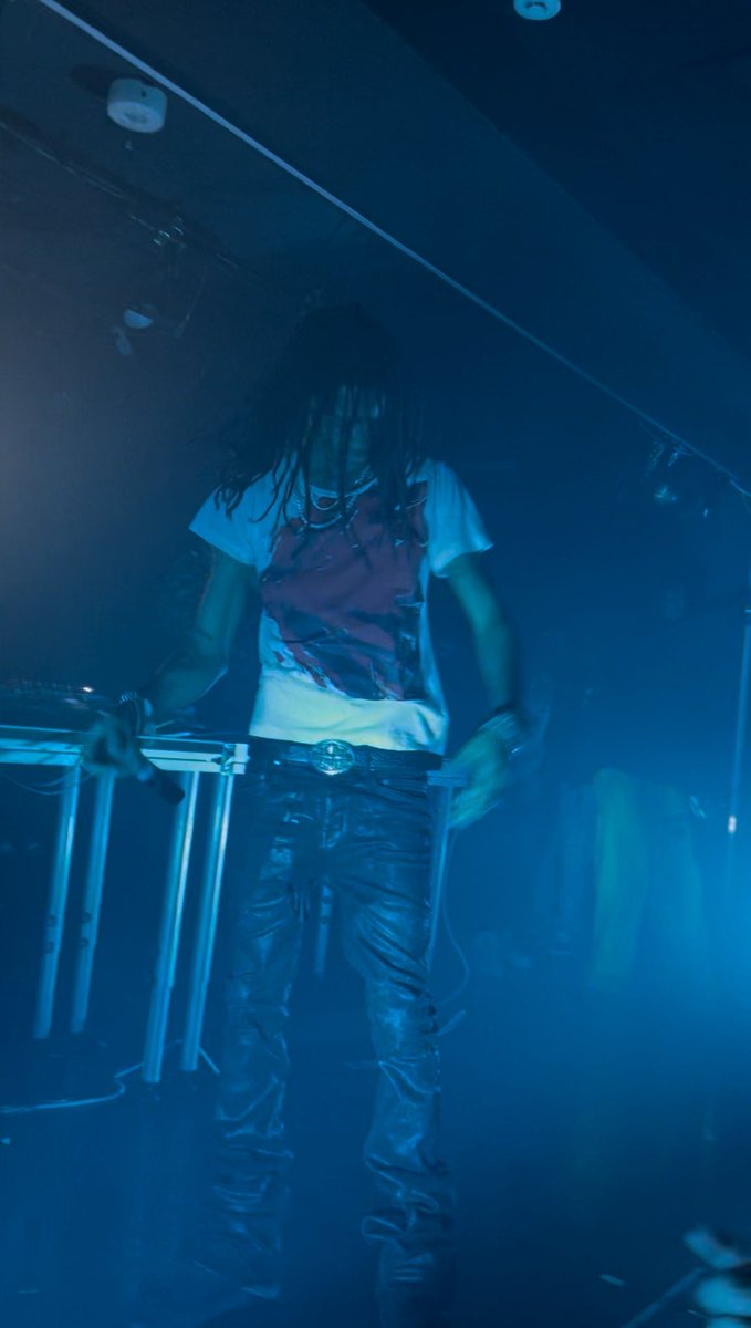 LifeDahlia's tweet photo. After listening to this EP, I can see him being the first to break into the mainstream.

thx saint🫶🏿 https://t.co/0VgXpdE8La