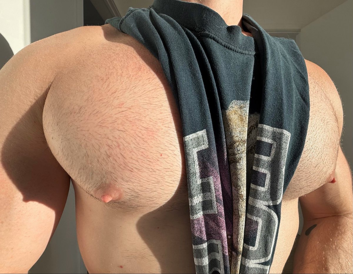 DudeItsClark's tweet photo. photo was taken BEFORE the gym yesterday. https://t.co/pofvxPPEPO