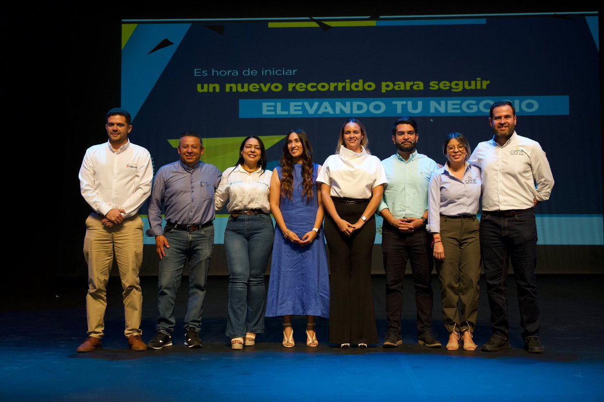 SantaMartaDTCH's tweet photo. ¡Seguimos transformando la economía de Santa Marta! 

Presentamos la primera cohorte del programa #Eleva500+ , con 191 unidades productivas que culminaron con éxito la primera etapa del proyecto e inician la fase de acompañamiento técnico, formación y fortalecimiento empresarial. https://t.co/Esgk5pf89B