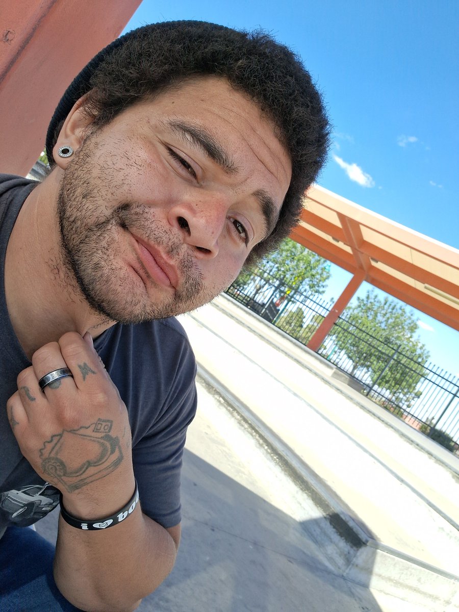 successfulgod27's tweet photo. Looking for some decent sexy amazing  women who wanna meet up and possibly  have their mind blown in vegas   message  me https://t.co/ijUJB1Ryvh