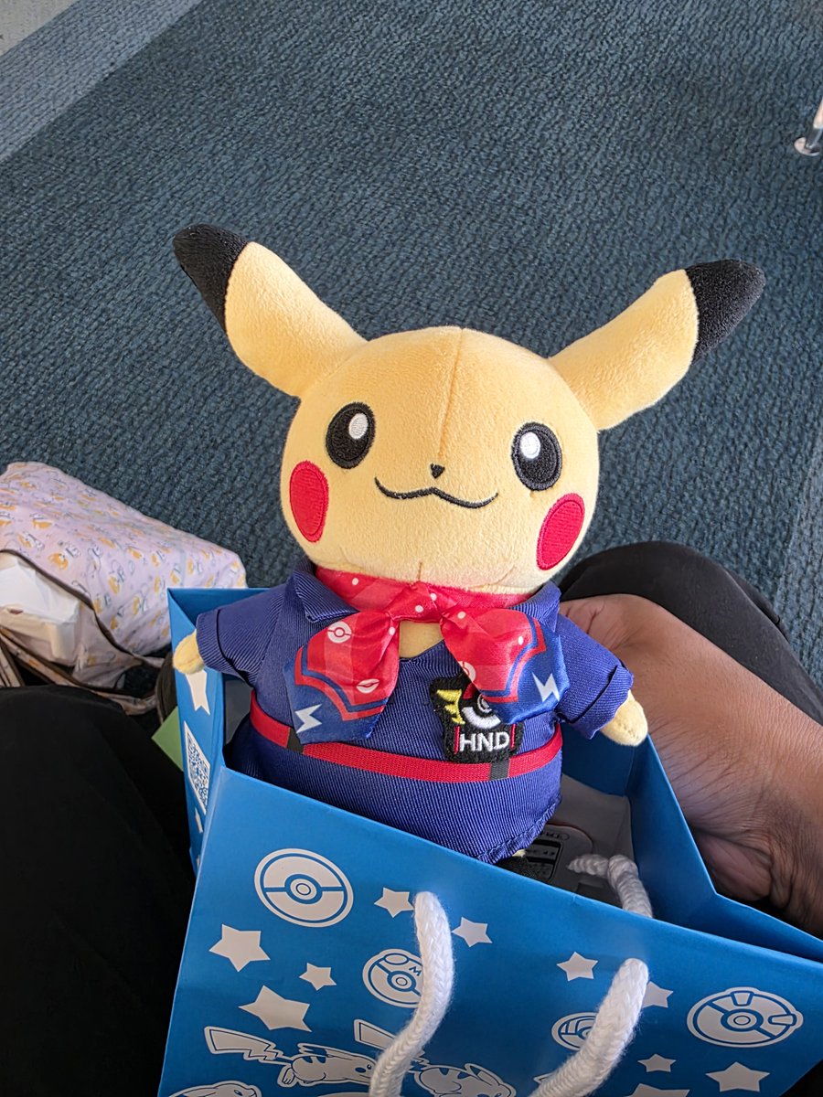 BlueStar_161's tweet photo. Haneda Pikachu!!! https://t.co/xcCGQtaE2u