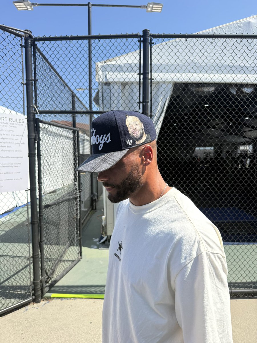 clarencehilljr's tweet photo. A fan gave Dak Prescott this hat with his late brother Jace’s picture on it 

He didn’t realize it until his daughter pointed at it

Prescott was very much appreciative 

“I didn’t see it until I got with my daughters. I took it out and saw my brother’s face on it. It’s awesome.”

#dallascowboys