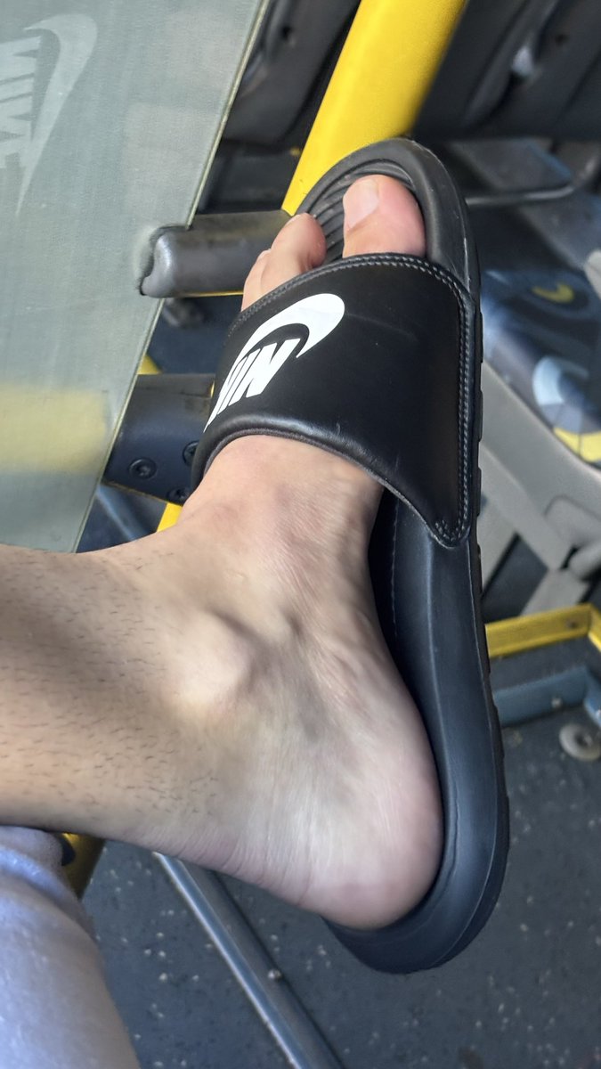 boyfetic's tweet photo. Era só um pezão esfregando no meu hoje 🥵🦶🏻 https://t.co/QzVYptCl9y