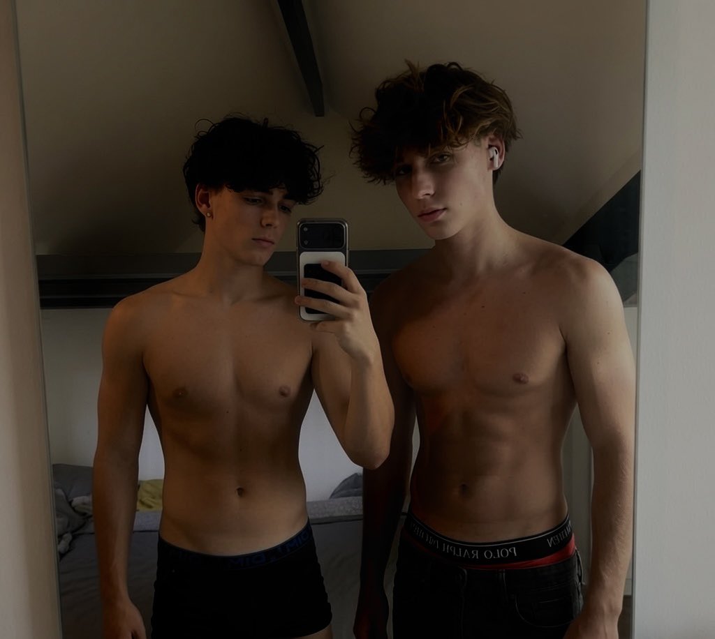 Lenydptfans's tweet photo. Moi je dis future Collab bientôt disponible sur mon liens en bio🥵🔥🔞🤫 https://t.co/HsozreCjhu