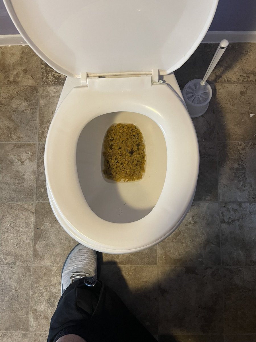 oregonoffender's tweet photo. @pastramifries I got some mean ass diarrhea going on right now https://t.co/CfUVsrP5dw