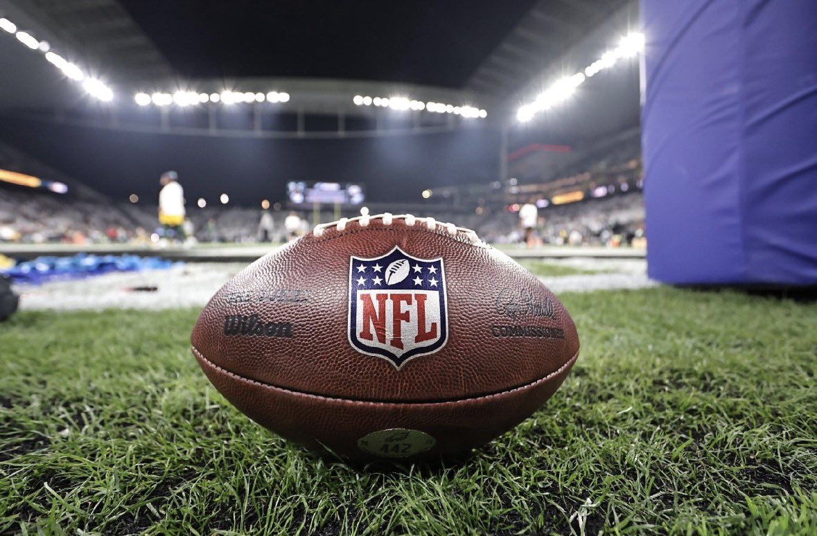 Dviewafj's tweet photo. 🏈 The 2026 NFL preseason officially kicks off tonight with the Hall of Fame Game. https://t.co/Drvabl5m4r