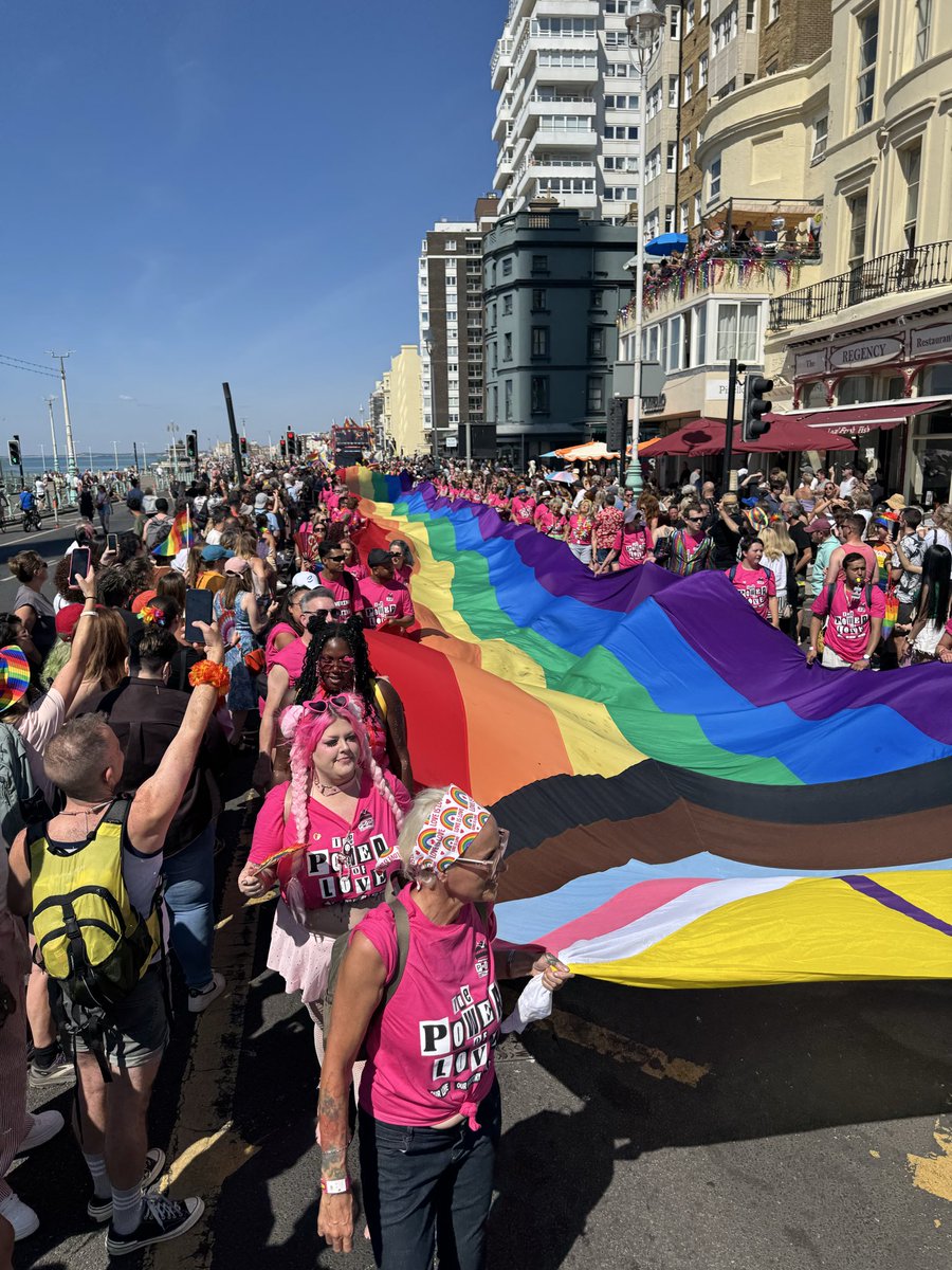 yoshi17344817's tweet photo. Brighton &amp; Hove Pride Parade 2026 🌈 https://t.co/99dRv0sUOa