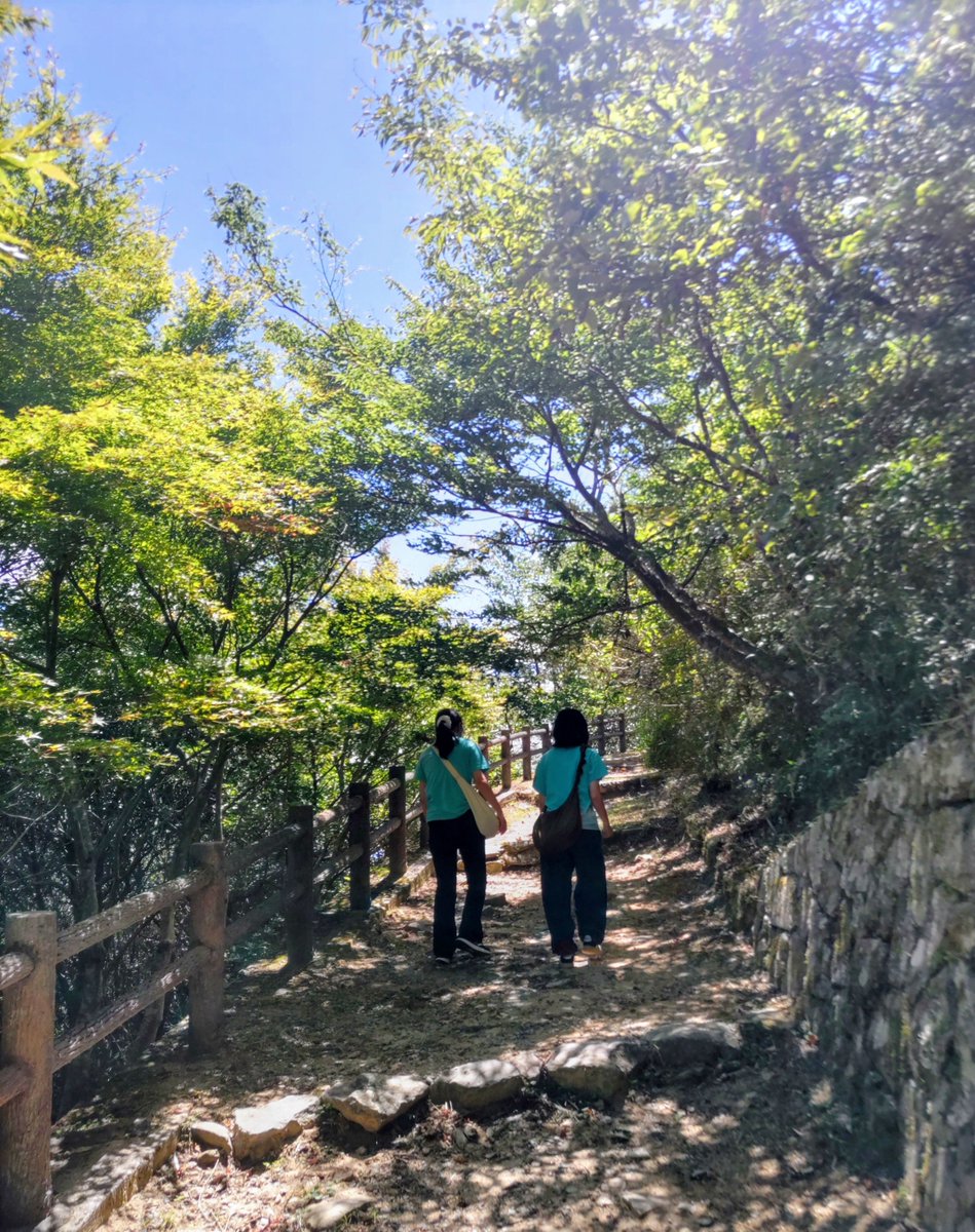shinsburger0704's tweet photo. 高校生スタッフ2人と
摩耶山遠足
山上歩きとカフェでごはん
楽しいひとときでした
街に比べ 涼しかったです
#摩耶山 #Cafe702
#天上寺 #まやビューライン https://t.co/nyYJpelE0y