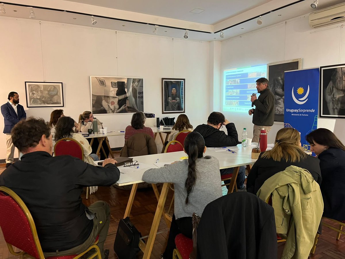 minturuy's tweet photo. 🍃 Taller de Turismo Regenerativo de la Región Centro Sur

Se realizó en Florida una nueva instancia del Proyecto de Formación en Turismo Regenerativo, impulsado por el Ministerio de Turismo junto a ONU Turismo.

En esta oportunidad, el caso de estudio presentado fue Senderos de Aquino, de Fray Marcos, destacando esta iniciativa como un ejemplo de turismo con enfoque regenerativo y su contribución al desarrollo sostenible del territorio.

#UruguaySorprende