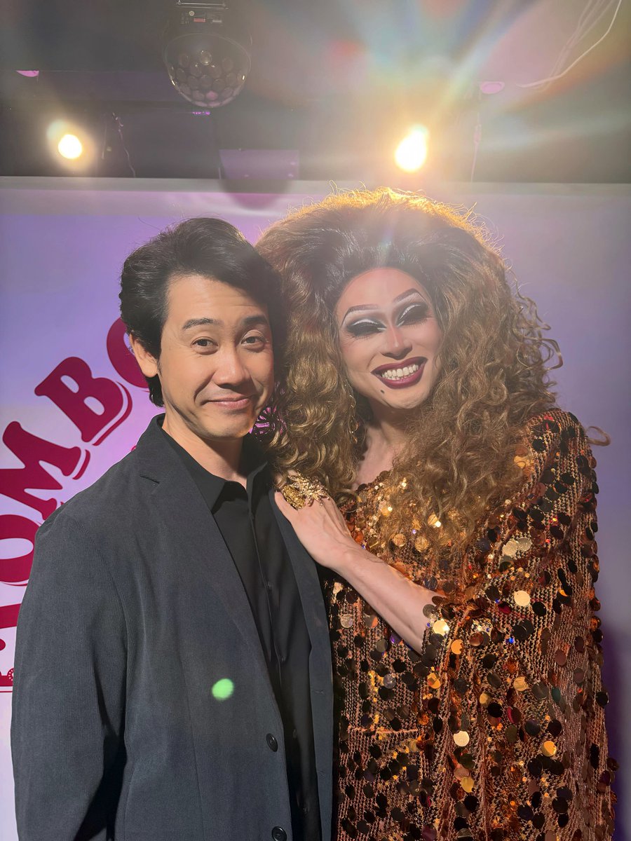 masaki_durian's tweet photo. 【RT歓迎】
大泉洋さん主演の大人気映画シリーズ第4弾
『BYE BYE LOVE 探偵はBARにいる』に出演いたします！
@tantei_bar 

篠井英介さんが演じるフローラが営む
ススキノのお店「トムボーイズ・パーティ」の40周年をお祝いするべく、
2秒ほど出演させていただいております。

大泉洋さん、ジェントルマン��素敵な方だったわぁ…。
白石監督にも2019年のブルーバード映画祭以来にお会いできて嬉しゅうございました。

ドリアンの出番は本当に一瞬ですので、
是非映画館でまばたき厳禁でご覧くださいませ！

『BYE BYE LOVE 探偵はBARにいる』は
12月25日(金) 全国ロードショーです！！