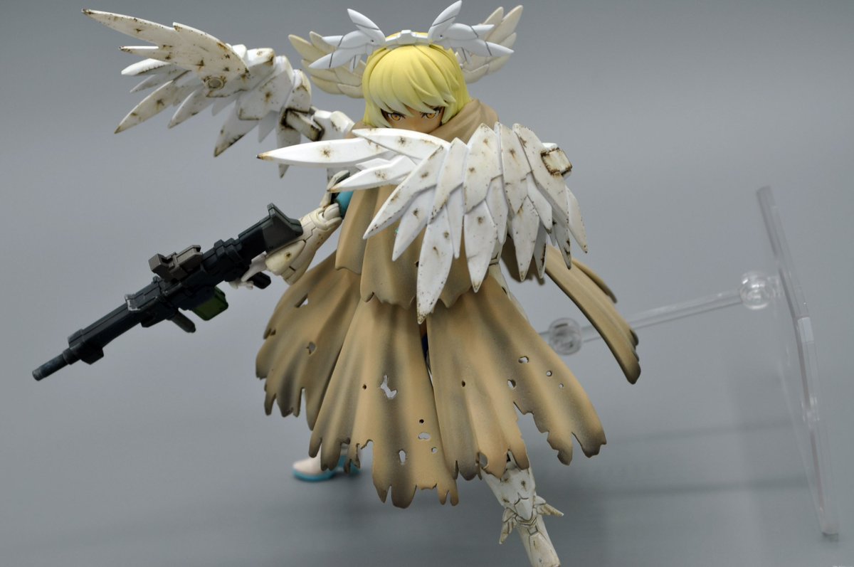 bwuzdvjm's tweet photo. エリエネ カスタム『逃亡者』

指名手配犯として逃亡を続ける異常個体。
長い逃亡生活で装甲も装備も限界。
初期装備だった翼は飛行・武装機能を失い、
今では辛うじて動く盾としてしか使えない。
(1/2)
#二大フェチ30MS総選挙
#クール派
#30MS https://t.co/mUMfBZN1wX