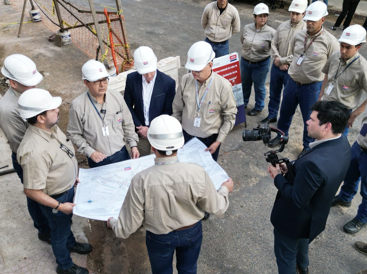 ANDEOficial's tweet photo. ⚡️Modernización eléctrica del Centro Histórico: avanzan las obras de la tercera etapa del proyecto Centro Brilla

Toda la información en la web👇🏻

https://t.co/N7pE3H7DuD https://t.co/yFNrKFFLD6