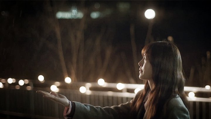 inkdr_'s tweet photo. اللقطات اللي زي كذا بالكيدراما تحسسك بجو الشتاء https://t.co/QBXMW6b5yo