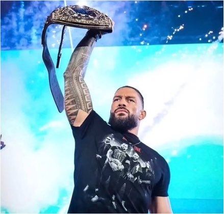FadeAwayMedia's tweet photo. 83 Weeks, Podcast host Conrad Thompson doubles DOWN on Roman Reigns slander:

“You forgot him getting booed out of the building at 31, 32, 33, etc? Lmk when Hogan, as babyface champion, gets booed so loudly the company turns the volume down.

What was roman like without Heyman?

Suffering succotash, son”