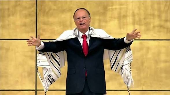 RicardoRoveran's tweet photo. Quem fica neutro colabora com o inimigo.

O comunismo é inimigo dos cristianismo.

A Universal não tem lado?
Vai se aliar ao Partido Comunista Chinês?

Responde aí Marcos Pereira. https://t.co/sMuqVZlz0h
