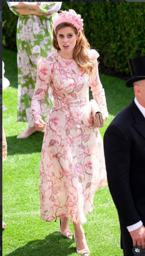 RobinLynnKing2's tweet photo. #PrinceandPrincessOfWales #PrincessBeatrice #CaroleMiddleton
Do you like the Ascot fashion ?
Do you have a favorite or two ?
( mine , 1, 3 and 4 and 2 ) https://t.co/HEssAgLULs