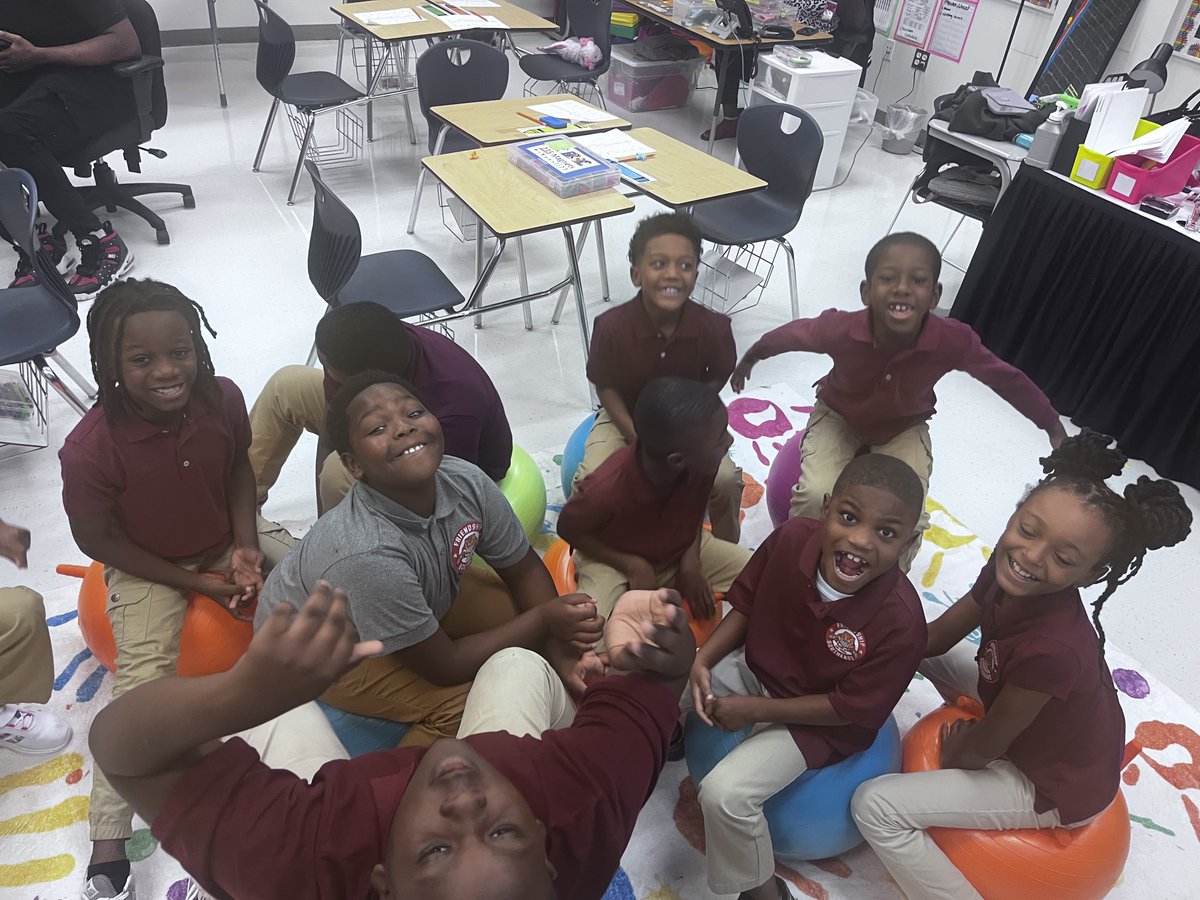 iambriannaRena's tweet photo. Tiger Pride starts with our scholars, and they make us proud every single day! 

@FriendshipPCS
#FPCSSE #Journeyto30 https://t.co/JN1WJcjiS2