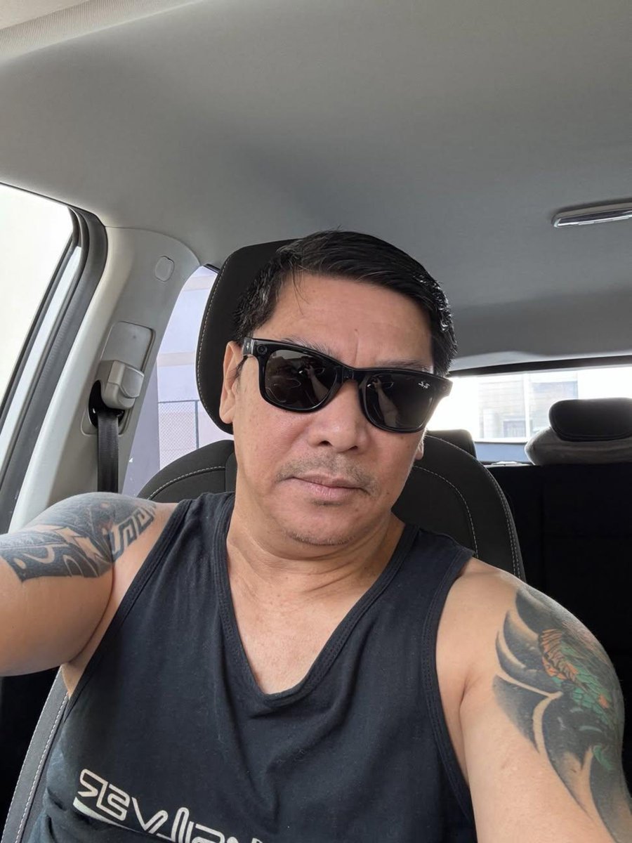 sideviewrhzo's tweet photo. Handsome Daddy
https://t.co/YkTDycwtxC https://t.co/ala14wg5C4