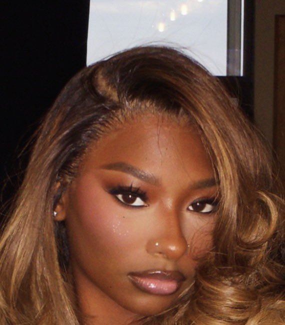 soobarbies's tweet photo. she is so fucking tea. https://t.co/qLOrp0i6NW