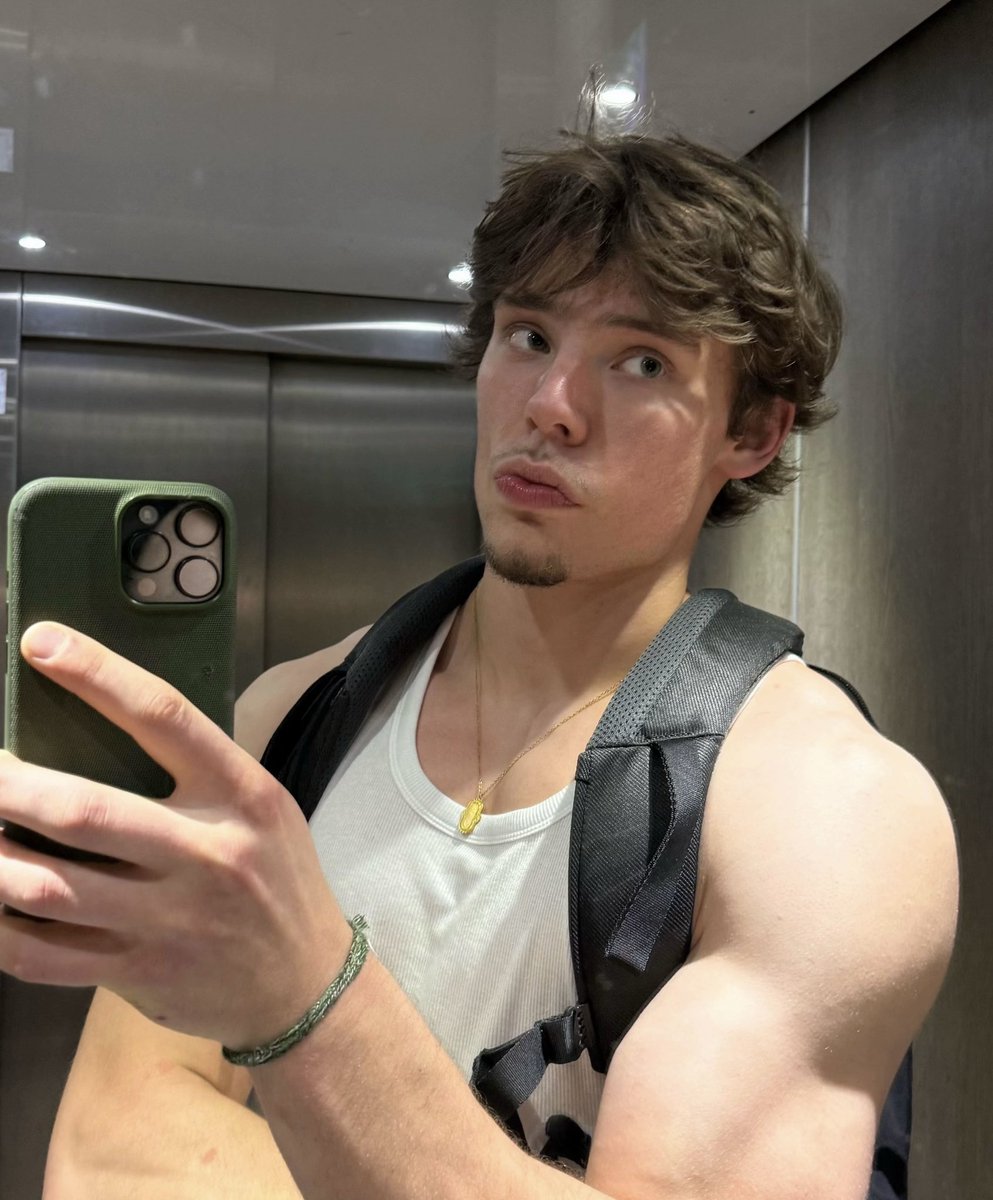kuramazei's tweet photo. @czsmicgirl @EIJIKRSHIMA esse homem ? nao ne ! https://t.co/603AStP5iU