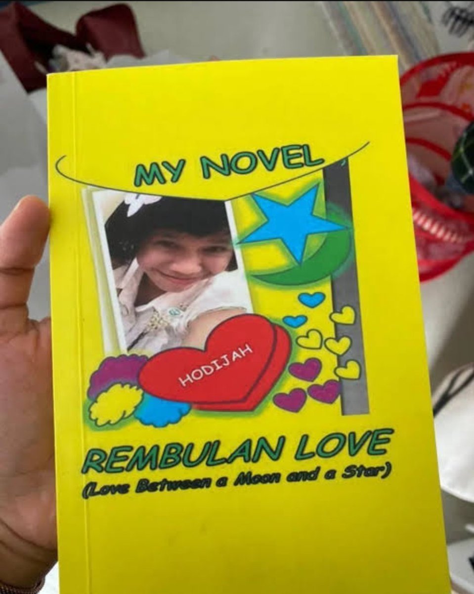 zacchaios's tweet photo. @steviluck @djamtjoek Aku sama adikku taunya dia bikin novel ini, Kak. Ternyata ada "The Secret Tea Garden" juga, ya. Pengetahuan baru nih. https://t.co/LGmVcoqFOA