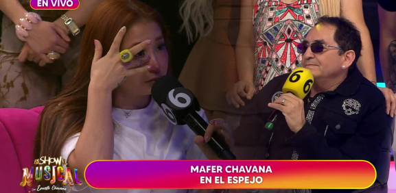 multimediostv's tweet photo. Con lágrimas, Chavana y Mafer se reencuentran #EsShowM
https://t.co/iI2ofEaz8q https://t.co/SRkHy0jkmW