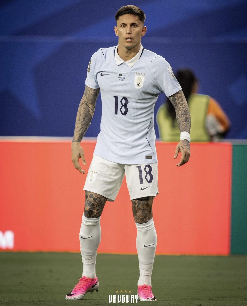 futebol_info's tweet photo. Alvo do Vasco, o atacante uruguaio Brian Rodríguez, do América-MEX, é APAIXONADO pelo futebol brasileiro e fala português fluentemente.

Antes do Cruzeiro desistir da sua contratação, Brian dava como certo o negócio e estava muito feliz porque viria para o Brasil.

🗞️ @geglobo | @novaesrocha1
📸 AUF