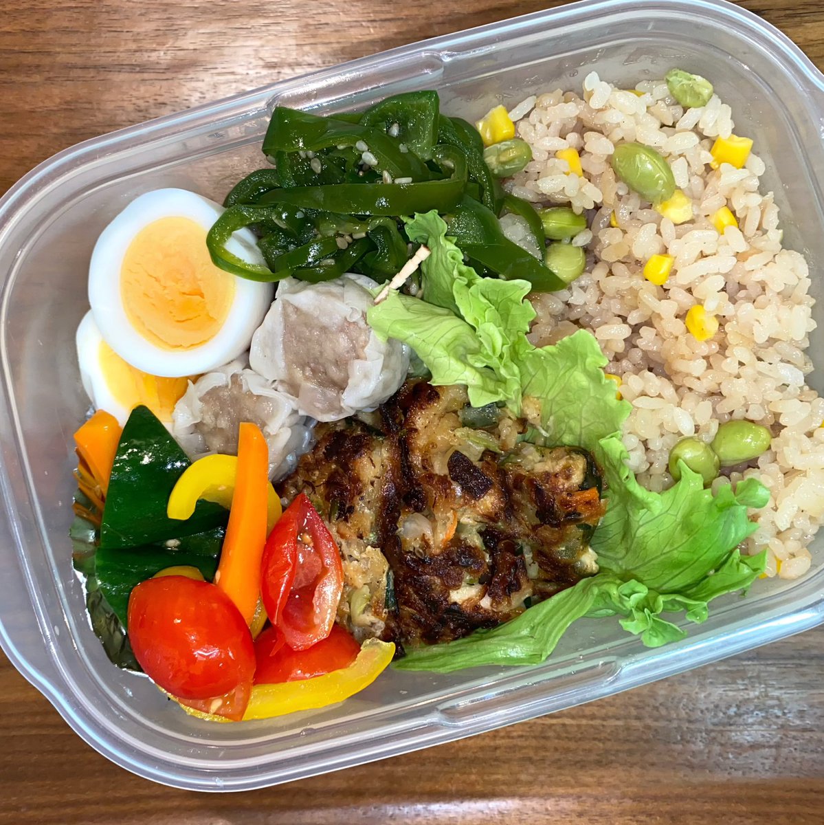 saku_obento's tweet photo. 20260807
今日の旦那くん弁当🍱

ゆでたまご
□ピーマン中華炒め
○野菜ピクルス
□ニラチヂミ
□おまけのしゅうまい
○枝豆コーン炊き込みごはん

#お弁当
#お弁当記録
#お弁当作り
#お弁当作り楽しもう部 https://t.co/i8go5r6NBz