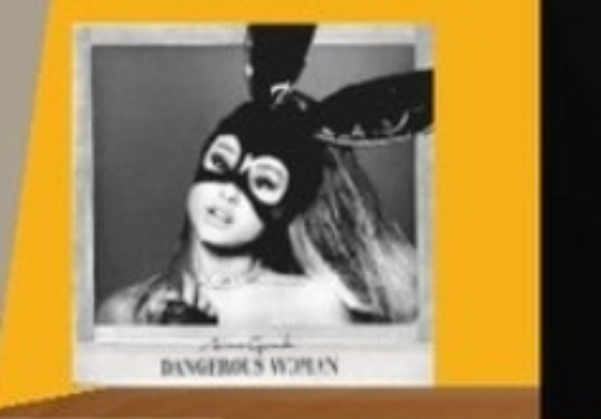 ekxxitzz's tweet photo. @Fnac_ESP el vinilo de dangerous woman porfiiiii😭😭😭💘💘💘 #ArianaxFNAC https://t.co/7al6SmXp8R