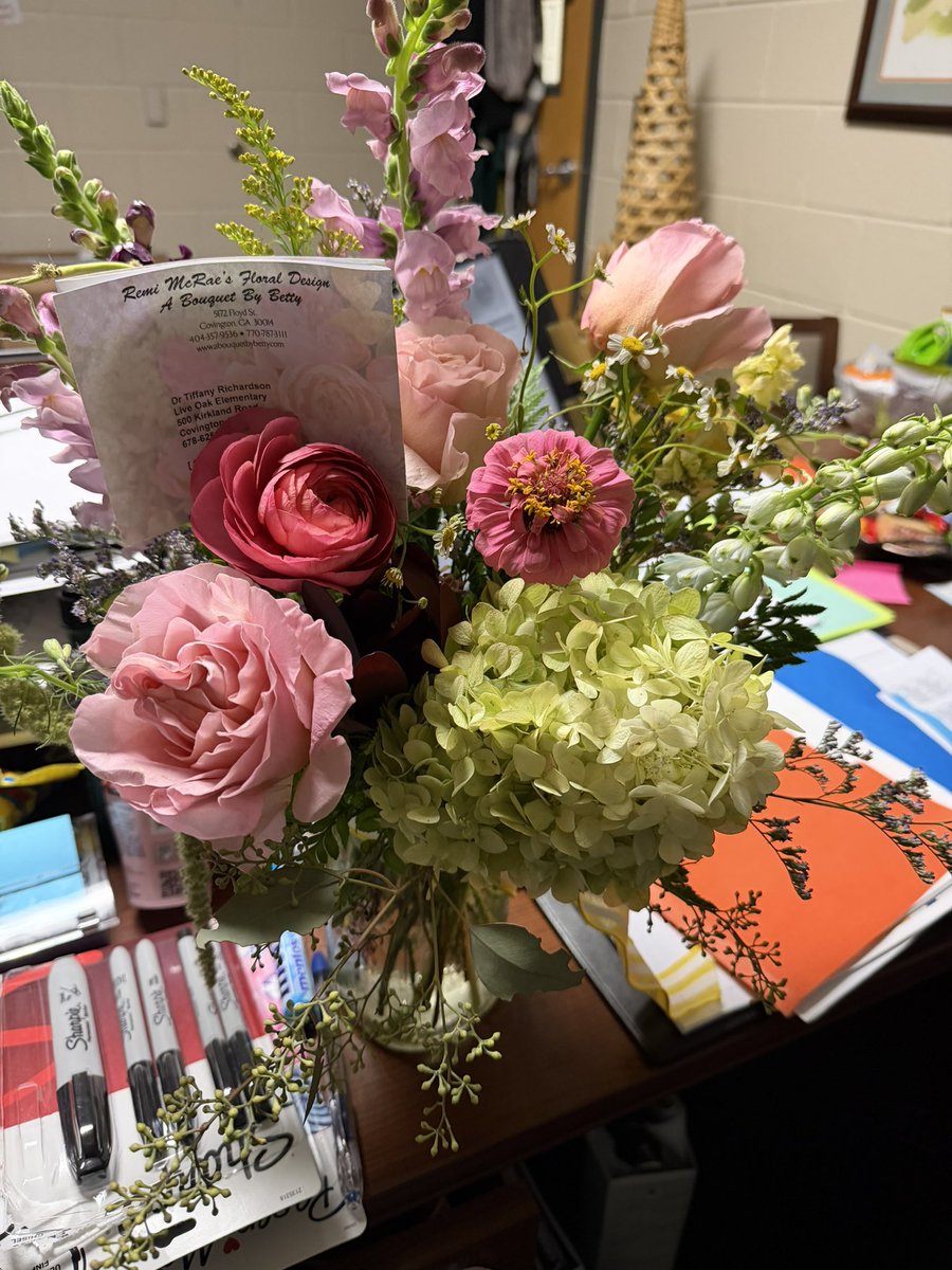 DrTiffanyRicha1's tweet photo. I’m humbled to serve and blessed to have the opportunity to do what I LOVE daily!!! Every year I am overjoyed about being apart of the change that I wish to see for ALL students. It is great to be valued &amp; appreciated along the journey. #Allsmiles @DrTiffanyRicha1 https://t.co/kXNWVYjWmZ