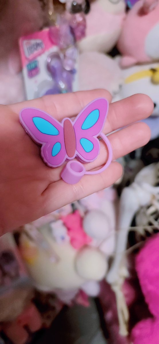 Miichel701's tweet photo. #straw #starwcover #cover #pig #piggy #butterfly #kawaii #starws #drinking #collectibles #collector #collection #kidcore #kidwave #toycore #accessories #accessory #strawtopper #cupcover #decor #silicone #dustproof #cup #cups #drinks #pink https://t.co/ghTKNeWxRF