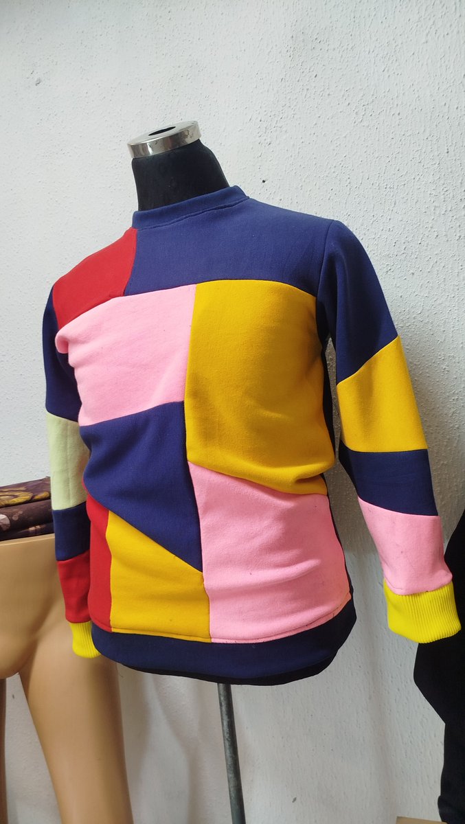 cuebitze's tweet photo. Last night's rwsult. But the process was very exciting.

#fashion #sweatshirt #sewing #creative #process #progress https://t.co/fXZ75k6H62
