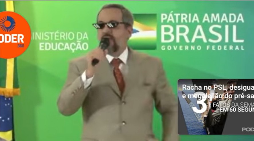 leokbelo13's tweet photo. Vocês lembram do Abraham Weintraub??

Ele bloqueou 30% do orçamento das universidades federais em 2019. E tentou empurrar um negócio chamado Future-se. Esse programa propunha fornecer 50% do orçamento das universidades e a outra metade os reitores iam ter que se virar para conseguir com a iniciativa privada.

Os estudantes obviamente foram para as ruas em um movimento que ficou conhecido como TSUNAMI DA EDUCAÇÃO!

A mobilização que foi organizada com a UNE, fez com que esse tal de FUTURE-SE não fosse para frente. 

Esse senhor chegou a dizer que havia plantação de maconha nas universidades federais e chegou a dizer que um laboratório de uma universidade estudantes teriam usado o laboratório para produzir drogas sintéticas.

Não apresentou provas disso. Enfim, eu vou procurar colocar essas figuras do desgoverno Bolsonaro, para lembrar o pessoal do que pode vir por aí, se o filho do Bolsonaro, vencer as Eleições.

Pior que depois do Weintraub, veio o Milton Ribeiro, que se analisarmos friamente, foi pior que o Weintraub.

Obs: Vejam essa foto, esse cara que está na foto querendo lacrar usando um óculos "diferentão", era o Ministro da Educação do Brasil, do desgoverno Bolsonaro.