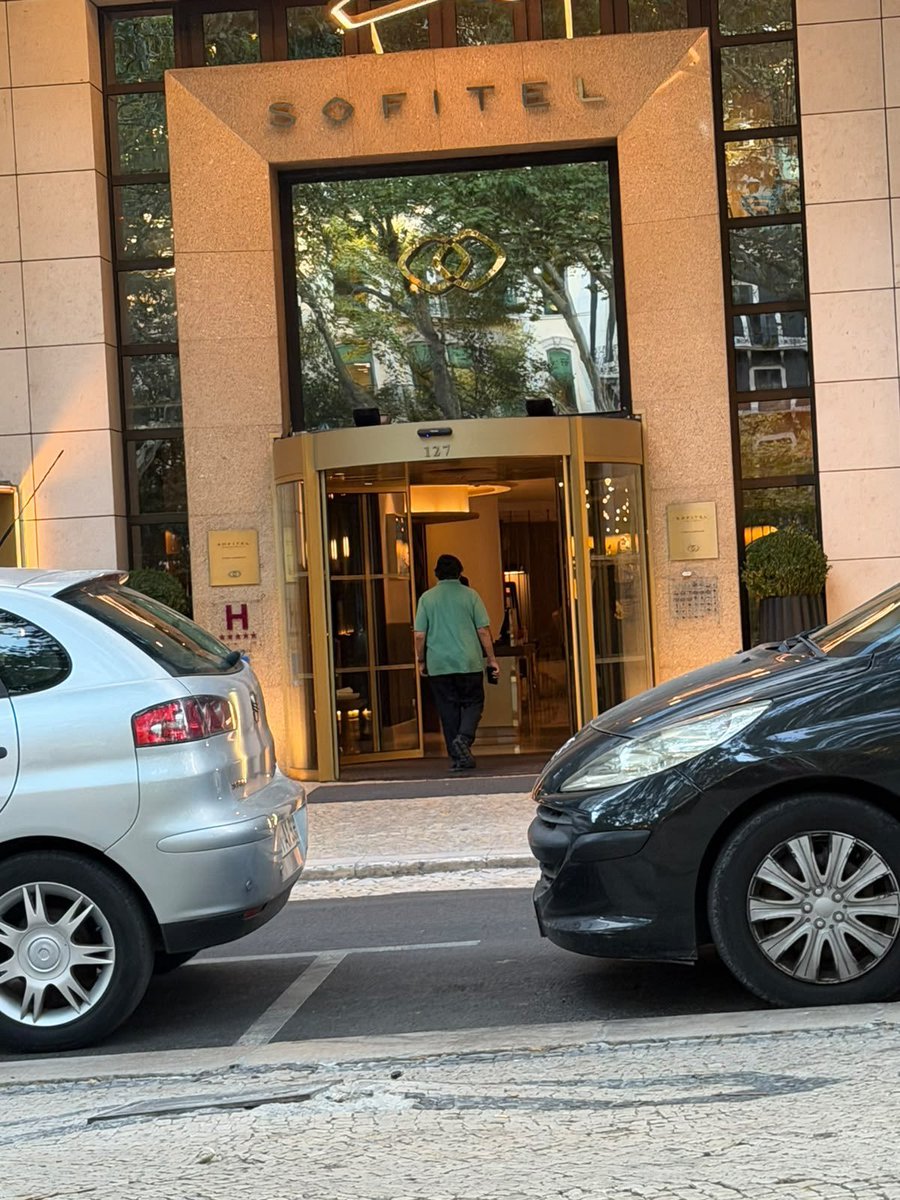 GuacamayanLeaks's tweet photo. Otro caso de impunidad, nepotismo y corrupción. El junior @NGomezUrrutiaMX disfrutando de los millones que le liberó el ex presidente @lopezobrador_ https://t.co/fpfYe7l4fv