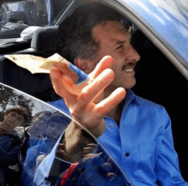MARCELOSERRI's tweet photo. @dannymiche @davellaneda77 Pobre https://t.co/lfW26fb8lv