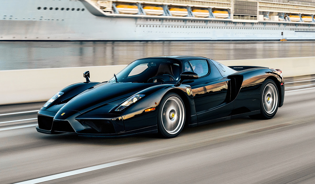 Blogaraje's tweet photo. !Feliz #viernes! #Ferrari #Enzo https://t.co/s0LnZ182i0