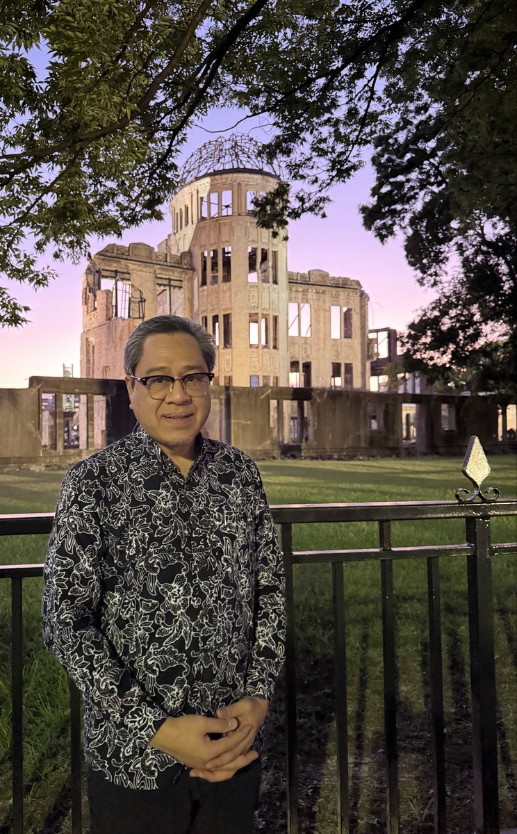 rozianghani's tweet photo. Participated at the Hiroshima Lantern Floating ceremony along the Motoyasu River near the Atomic Bomb Dome, conveying a message of peace

@MYEmbassyJapan https://t.co/sIhZ46TuBm
