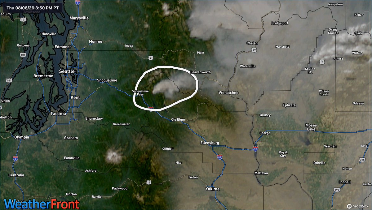 The_Weatherman2's tweet photo. MAJOR increase in activity on the #ThreeQueensFire today, which is 10 miles east of Snoqualmie Pass. It was likely started by lightning on July 15th, and has been relatively dormant until now, as it's dry enough for it to burn rapidly SW. Might be a new problem... #wawx https://t.co/eQXA8trghP