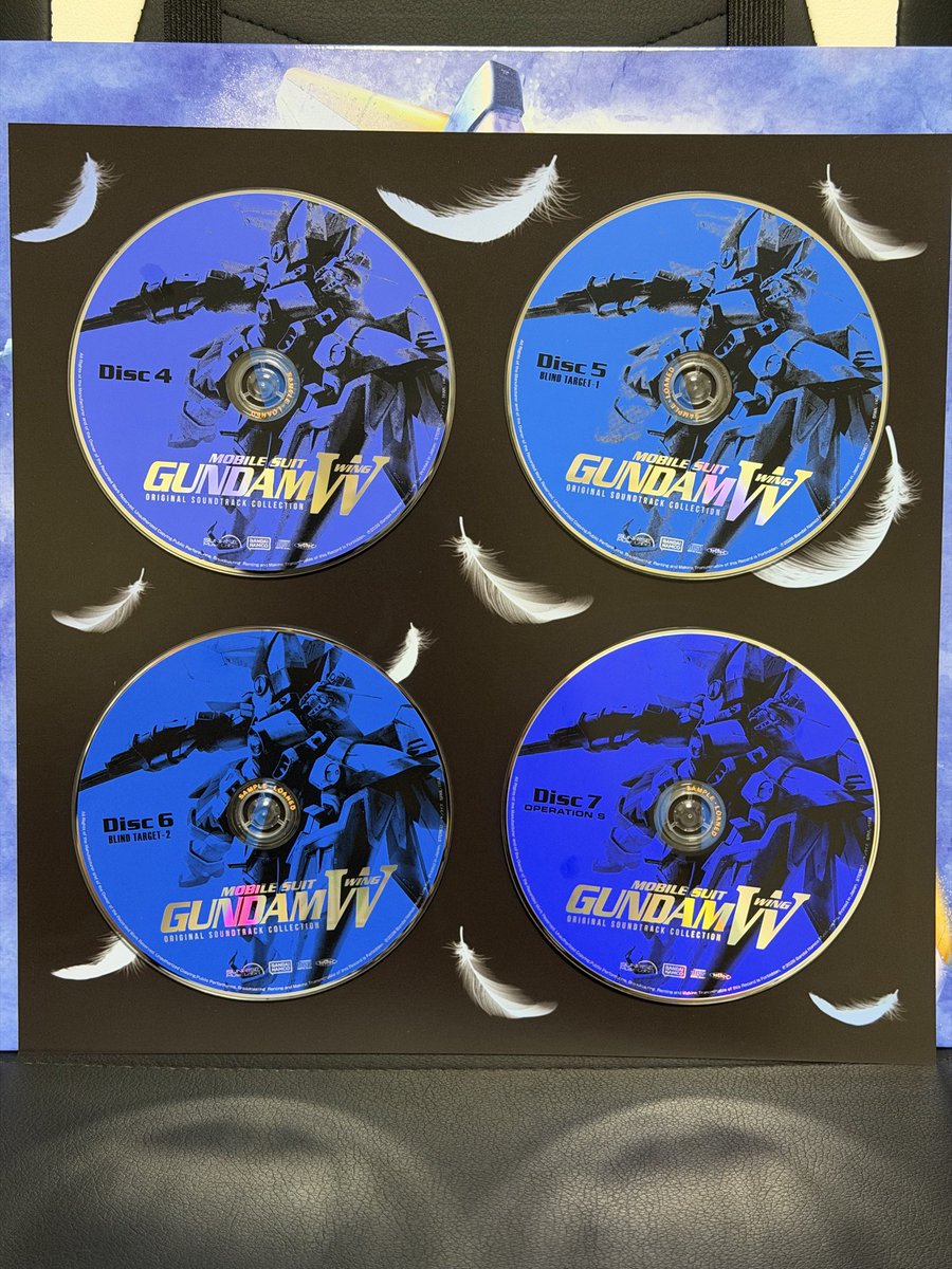 mdrkw_hikaru's tweet photo. 今度発売される『新機動戦記ガンダムW』のORIGINAL SOUNDTRACK COLLECTIONのサンプルを頂いたのですが、これめっちゃ凄いですね！全部入りじゃないですか！！ヒイロのキャラソンもちゃんと4曲入ってる😅最初LPサイズのアルバム？と思ったら、成る程！そう言う仕掛けか♪ジャケットの迫力最高です👍 https://t.co/C3KhH2Up7K