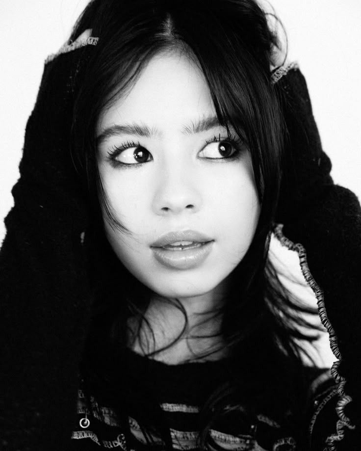 bIoodp4ct's tweet photo. the only way id be happy about the mcu xmen is if there was no logan in the first movie and instead it was young laura played by lotus blossom https://t.co/nEBhm74IKK
